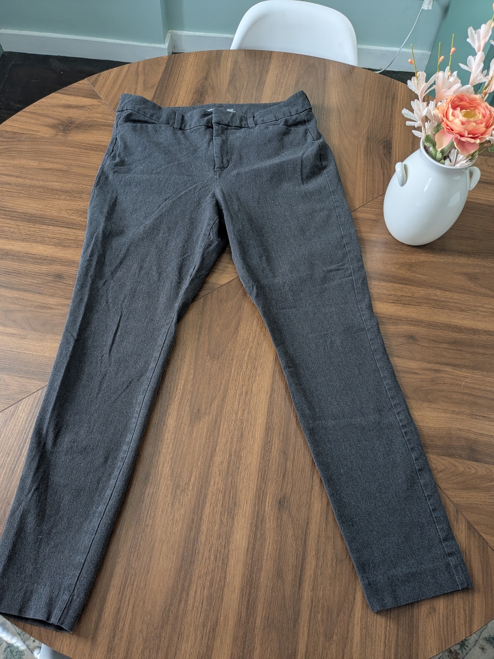 Old Navy Women's Skinny Dress Pants in Charcoal Gray